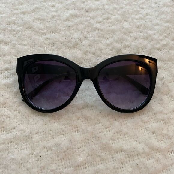 Black Glam Sunglasses - Picture 1 of 6